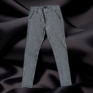 Stretch pant super comfortable, casual, ideal for any season or activity. Size L